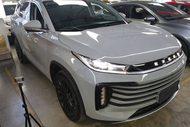 Used EXEED Lingyun 2023 300T Two-Wheel Drive Starry Edition Front Right 45 Deg