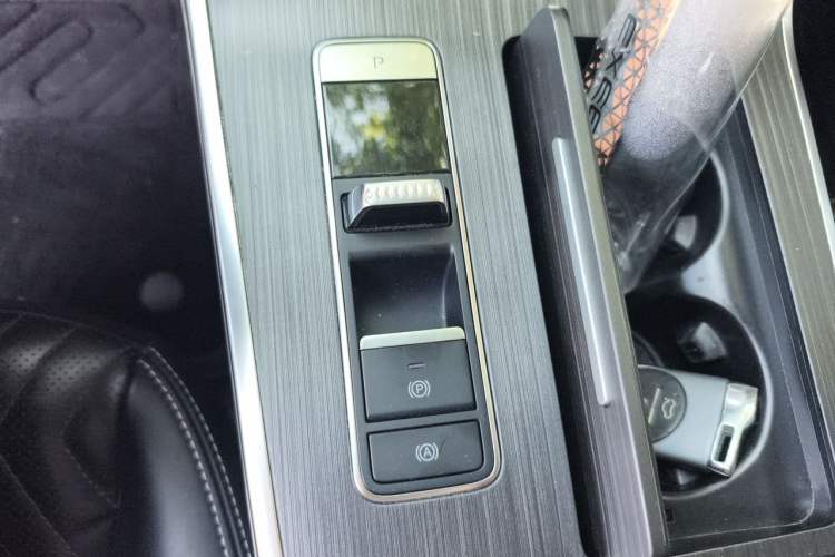 Used EXEED Lingyun 2023 300T Two-Wheel Drive Star Edition Gear Lever