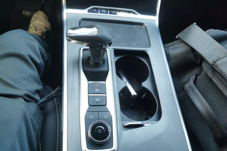 Used EXEED Lingyun 2023 400T Two-Wheel-Drive Star Prestige Edition Gear Lever