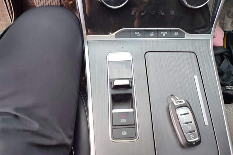 Used EXEED Lingyun 2023 300T Two-Wheel Drive Starry Edition Gear Lever