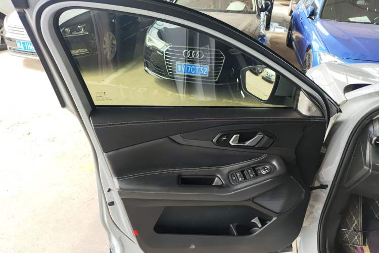 Used EXEED Lingyun 2023 400T Four-Wheel Drive Star Prestige Edition Left Front Door Interior