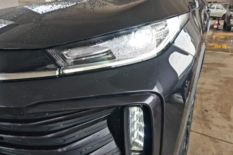 Used EXEED Lingyun 2023 300T Two-Wheel Drive Starry Edition Left Front Headlight
