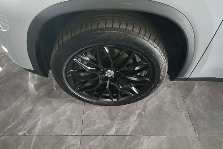 Used EXEED Lingyun 2023 400T Two-Wheel Drive StarRui Pro Edition Left Front Wheel Hub