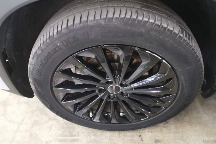 Used EXEED Lingyun 2023 300T Two-Wheel Drive Starry Edition Left Front Wheel Hub