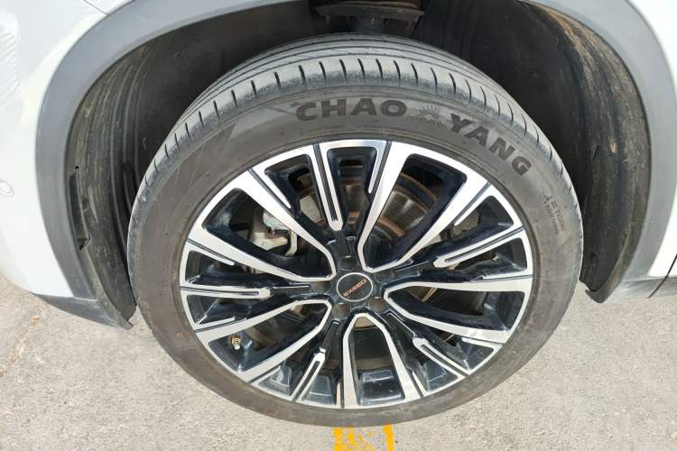 Used EXEED Lingyun 2023 400T Four-Wheel Drive Star Prestige Edition Left Front Wheel Hub