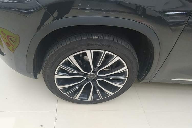 Used EXEED Lingyun 2023 400T Two-Wheel Drive StarRui Pro Edition Left Front Wheel Hub