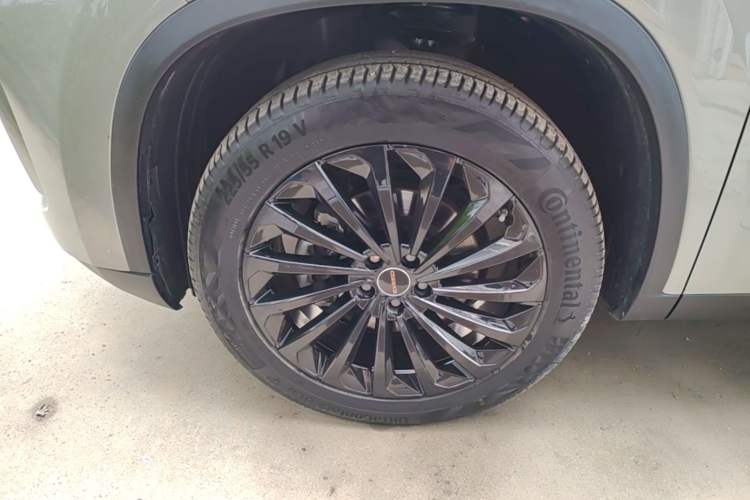 Used EXEED Lingyun 2023 300T Two-Wheel Drive Starry Edition Left Front Wheel Hub
