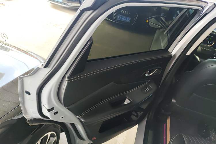 Used EXEED Lingyun 2023 400T Four-Wheel Drive Star Prestige Edition Left Rear Door Interior