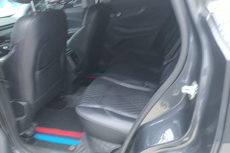 Used EXEED Lingyun 2023 400T Two-Wheel Drive StarRui Pro Edition Left Rear Seat