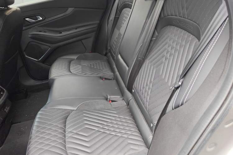 Used EXEED Lingyun 2023 400T Two-Wheel-Drive Star Prestige Edition Left Rear Seat