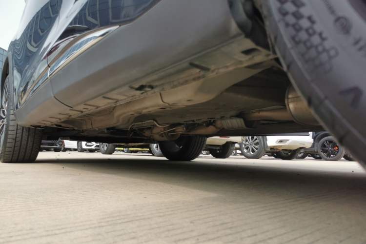 Used EXEED Lingyun 2023 400T Two-Wheel-Drive Star Prestige Edition Left Side Sill