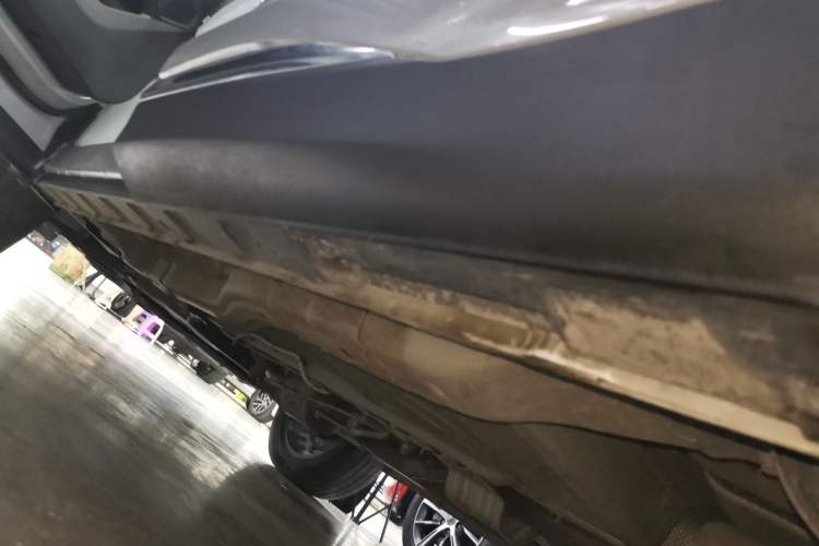 Used EXEED Lingyun 2023 300T Two-Wheel Drive Starry Edition Left Side Sill