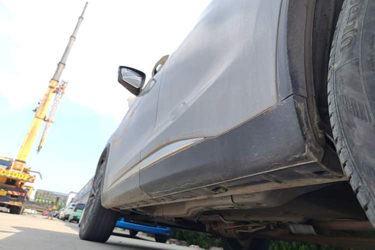 Used EXEED Lingyun 2023 300T Two-Wheel Drive Starry Edition Left Side Sill