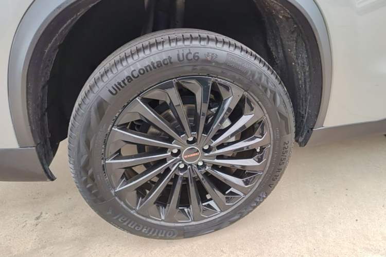 Used EXEED Lingyun 2023 300T Two-Wheel Drive Starry Edition Right Rear Wheel Hub