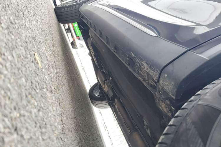 Used EXEED Lingyun 2023 300T Two-Wheel Drive Starry Edition Right Side Sill
