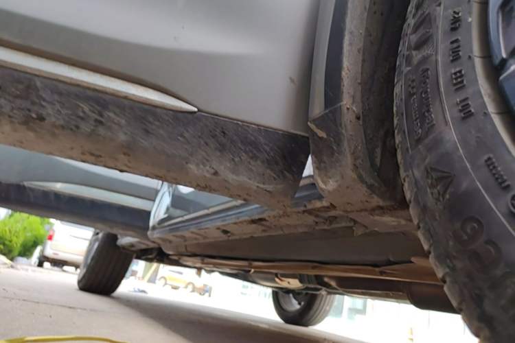 Used EXEED Lingyun 2023 300T Two-Wheel Drive Starry Edition Right Side Sill