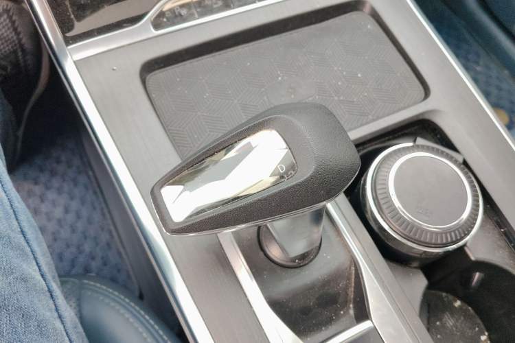 Used EXEED Lingyun 2023 Lingyun S 400T All-Wheel-Drive CCPC Champion Edition Gear Lever