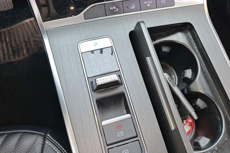 Used EXEED Lingyun 2023 300T Two-Wheel Drive Starry Edition Gear Lever