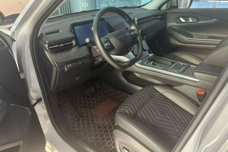 Used EXEED Lingyun 2023 300T Two-Wheel Drive Starry Edition Interior 2