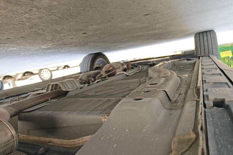 Used EXEED Lingyun 2023 300T Two-Wheel Drive Starry Edition Left Side Sill