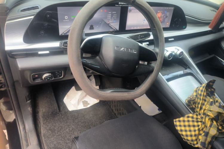 Used EXEED Lingyun 2024 300T Two-Wheel Drive Star Edition Center Console