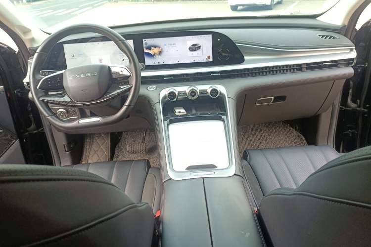 Used EXEED Lingyun 2024 300T Two-Wheel Drive Starlight Edition Center Console