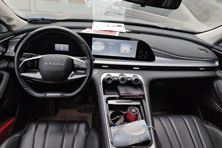 Used EXEED Lingyun 2024 300T Two-Wheel Drive Starlight Edition Center Console