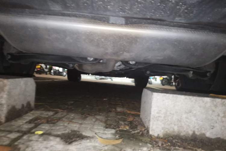 Used EXEED Lingyun 2024 400T Four-Wheel Drive Star Prestige Edition Chassis Rear