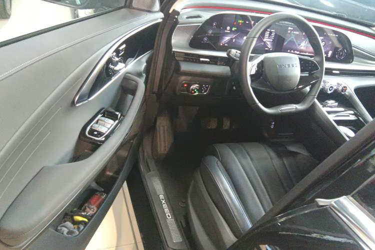 Used EXEED Lingyun 2024 400T Two-Wheel-Drive King Edition Driver Seat