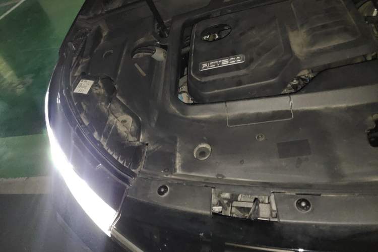Used EXEED Lingyun 2024 400T Two-Wheel-Drive King Edition Engine Bay Right