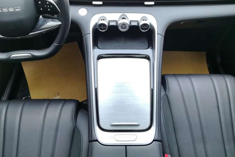Used EXEED Lingyun 2024 300T Two-Wheel Drive Starlight Edition Gear Lever