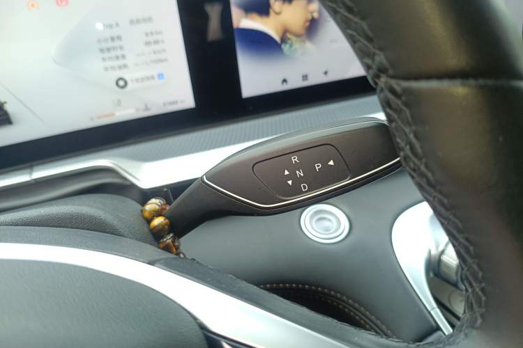 Used EXEED Lingyun 2024 300T Two-Wheel Drive Starlight Edition Gear Lever