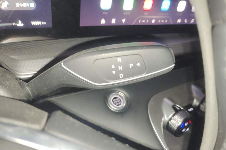 Used EXEED Lingyun 2024 400T Two-Wheel-Drive King Edition Gear Lever