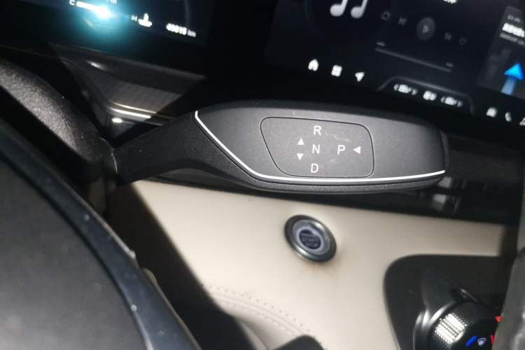 Used EXEED Lingyun 2024 400T Four-Wheel Drive Star Prestige Edition Gear Lever