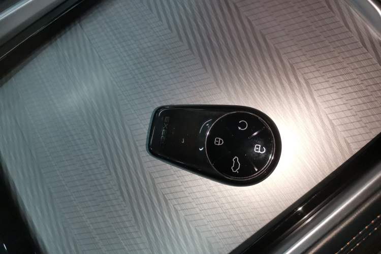 Used EXEED Lingyun 2024 300T Two-Wheel Drive Starlight Edition Interior 1