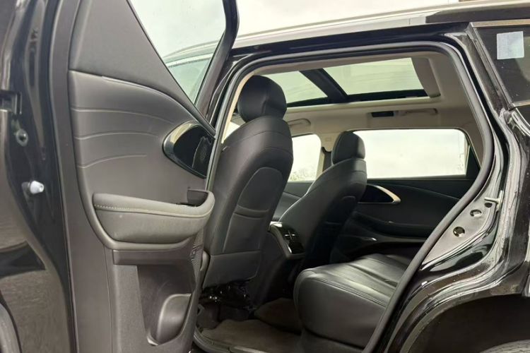 Used EXEED Lingyun 2024 300T Two-Wheel Drive Starlight Edition Interior 2