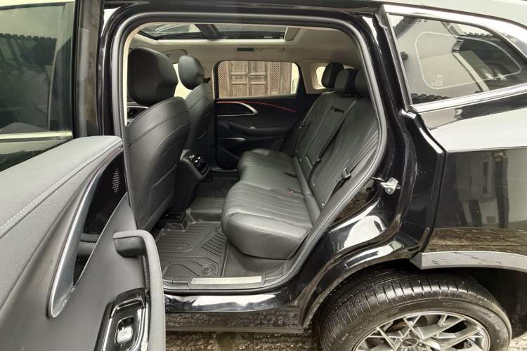Used EXEED Lingyun 2024 300T Two-Wheel Drive Starlight Edition Interior 3