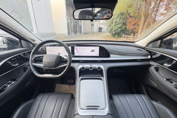 Used EXEED Lingyun 2024 300T Two-Wheel Drive Starlight Edition Interior 4