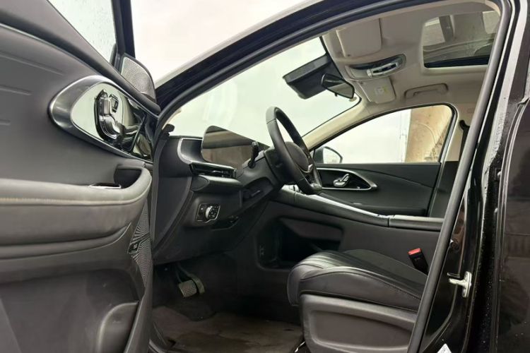 Used EXEED Lingyun 2024 300T Two-Wheel Drive Starlight Edition Interior 4