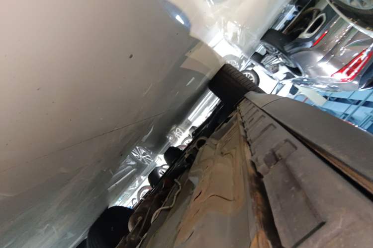 Used EXEED Lingyun 2024 400T Two-Wheel-Drive King Edition Left Side Sill