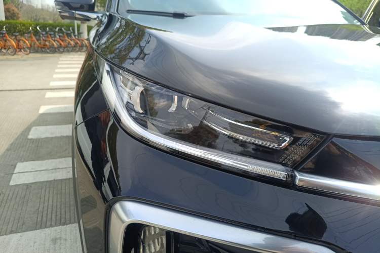 Used EXEED Lingyun 2024 300T Two-Wheel Drive Starlight Edition Right Front Headlight