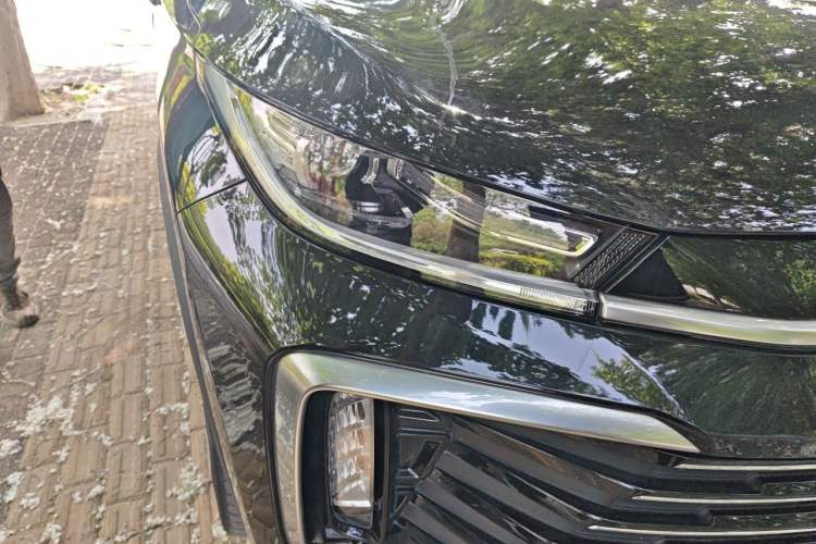 Used EXEED Lingyun 2024 300T Two-Wheel Drive Starlight Edition Right Front Headlight