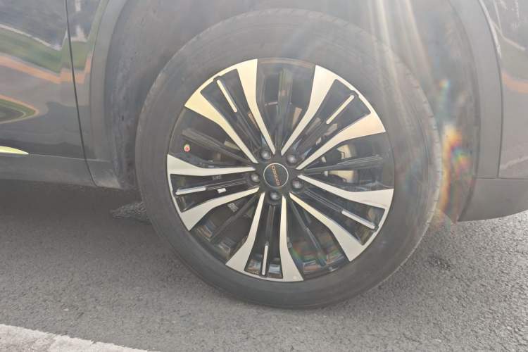 Used EXEED Lingyun 2024 300T Two-Wheel Drive Starlight Edition Right Front Wheel Hub