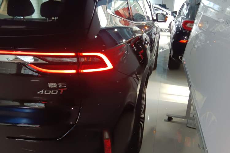 Used EXEED Lingyun 2024 400T Two-Wheel-Drive King Edition Right Rear Taillight
