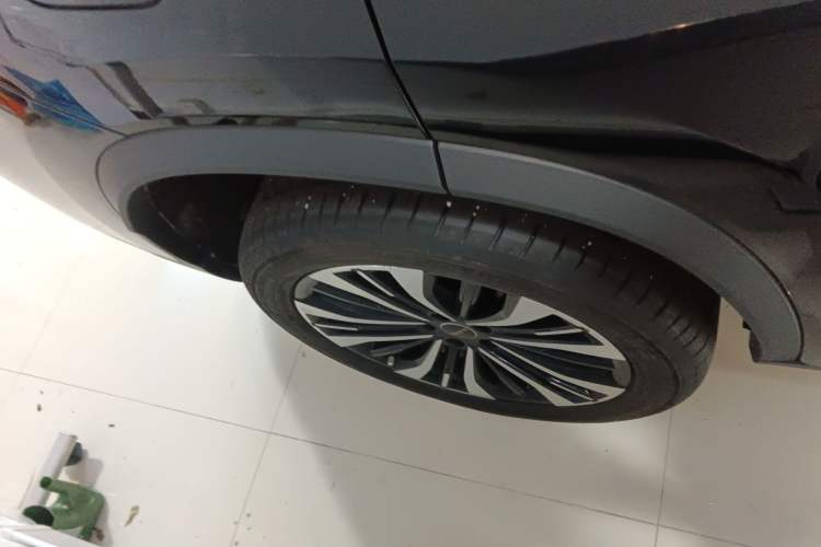 Used EXEED Lingyun 2024 400T Two-Wheel-Drive King Edition Right Rear Wheel Hub