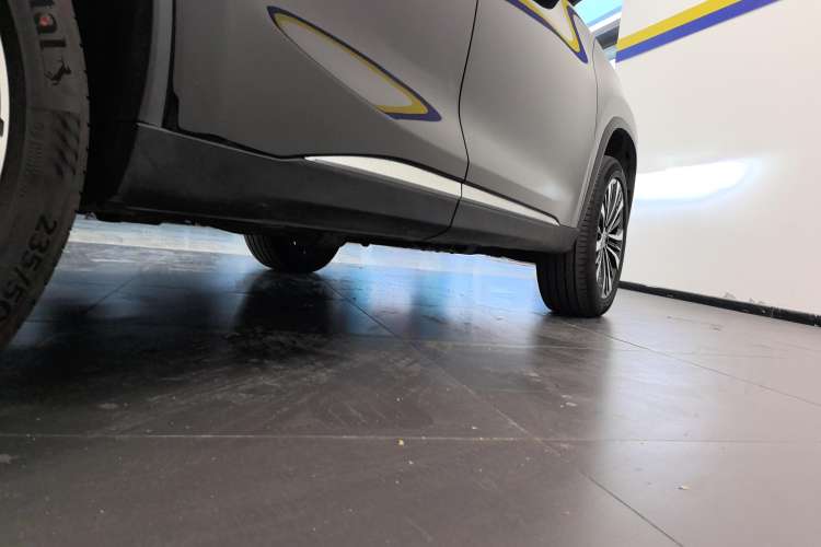 Used EXEED Lingyun 2024 300T Two-Wheel Drive Starlight Edition Right Side Sill