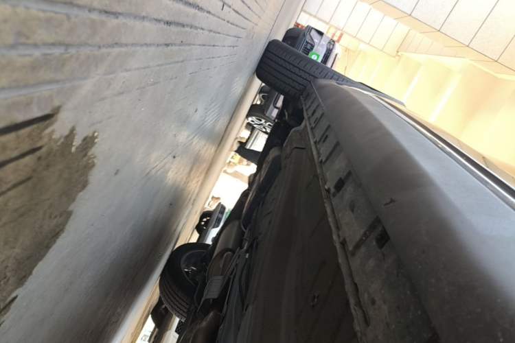 Used EXEED Lingyun 2024 300T Two-Wheel Drive Starlight Edition Right Side Sill