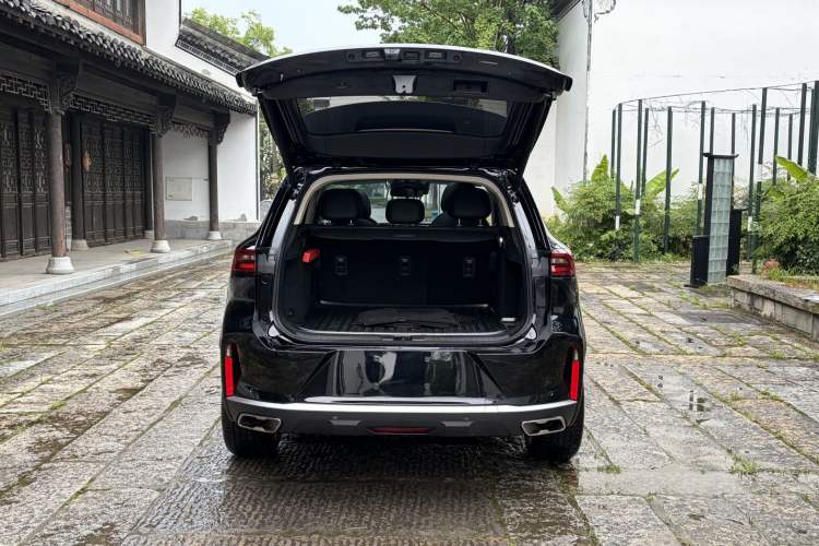 Used EXEED Lingyun 2024 300T Two-Wheel Drive Starlight Edition Trunk