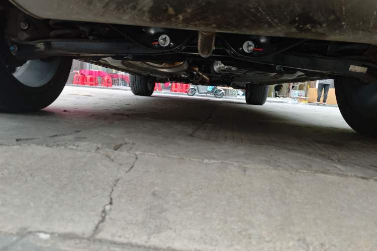 Used EXEED Lingyun 2024 300T Two-Wheel Drive Starlight Edition Chassis Rear