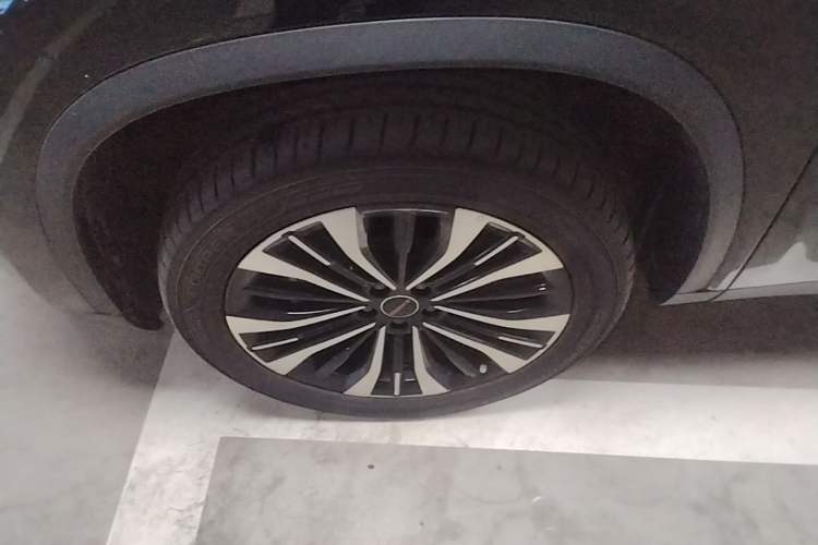 Used EXEED Lingyun 2024 300T Two-Wheel Drive Starlight Edition Left Front Wheel Hub